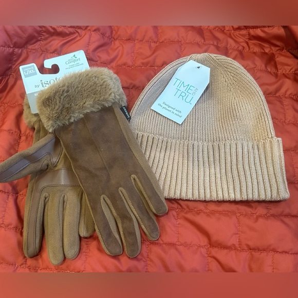 Time and Tru Accessories - Smart Dri Eco comfort Isotoner gloves L/XL Time and Tru Tan Knit Beanie -New:Set